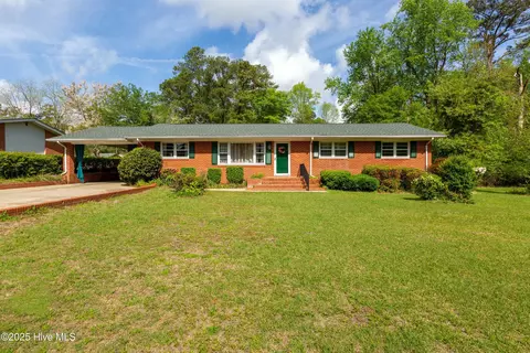 1008 Park Dr, Trent Woods, NC 28562