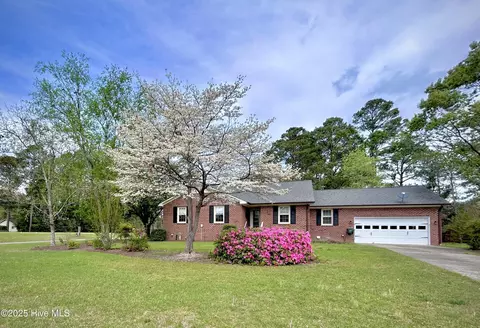 202 Rockledge Rd, New Bern, NC 28562