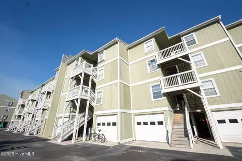 200 Lake Park Blvd S #A6, Carolina Beach, NC 28428