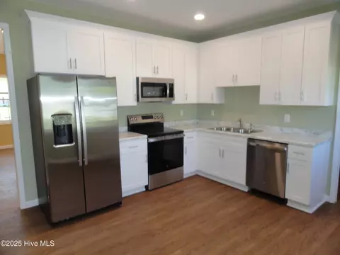 137 Phillip Mills Dr, Teachey, NC 28464 photo 3
