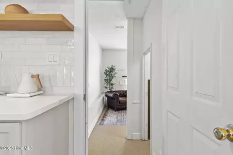 Entry Way - 309 Tassel Ct, Hubert, NC 28539 photo 3 of 3