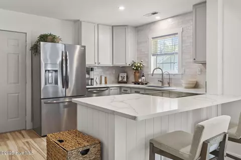 Kitchen - 309 Tassel Ct, Hubert, NC 28539 photo 3 of 8