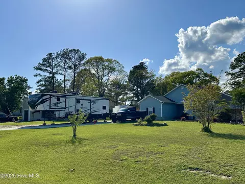 Exterior - 309 Tassel Ct, Hubert, NC 28539 photo 3 of 20