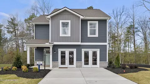 201 Staysail Dr, Elizabeth City, NC 27909