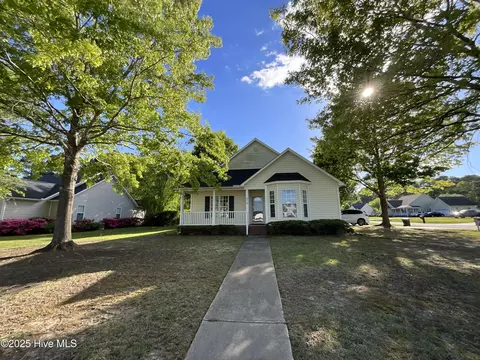 513 Keagan Way, Grimesland, NC 27837