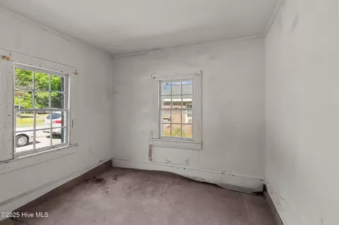 1007 Broad St, Windsor, NC 27983 photo 10