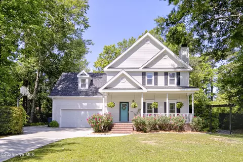 220 Derry Ct, Wilmington, NC 28411