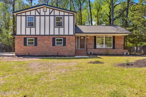 209 W Blackbeard Rd, Wilmington, NC 28409