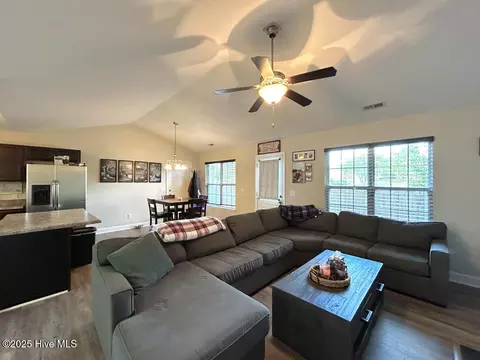 300 Dillard Ln, Richlands, NC 28574 photo 22