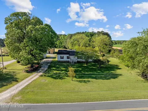 1160 Strickland Rd, Walstonburg, NC 27888