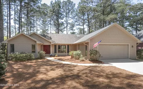 180 Pine Vista Dr, Pinehurst, NC 28374
