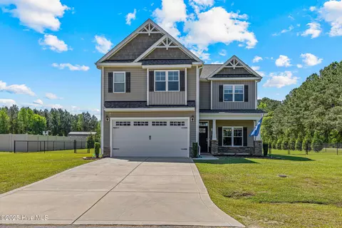 100 Weatherstone Ct, Pikeville, NC 27863