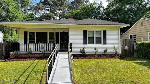 823 Dixon St, Kinston, NC 28501