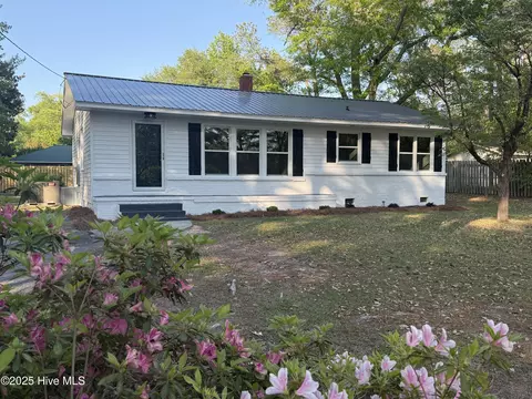 1605 Birch St, Rockingham, NC 28379