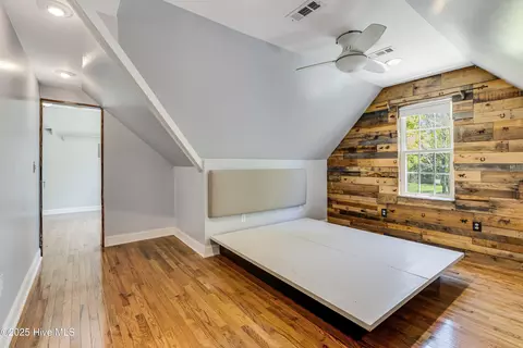 Bedroom - 117 Canvasback Pt, Hampstead, NC 28443 photo 1 of 3