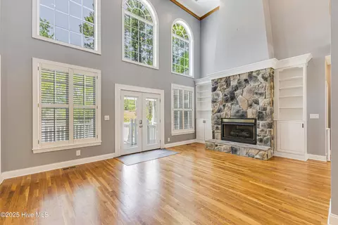 Living - 117 Canvasback Pt, Hampstead, NC 28443 photo 3 of 4