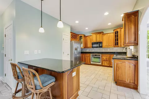 Kitchen - 117 Canvasback Pt, Hampstead, NC 28443 photo 2 of 5