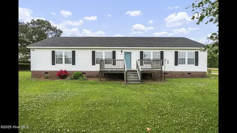 1152 New Savannah Rd, Burgaw, NC 28425