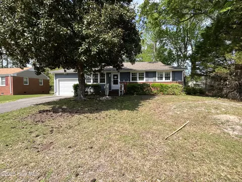510 Sioux Dr, Jacksonville, NC 28540