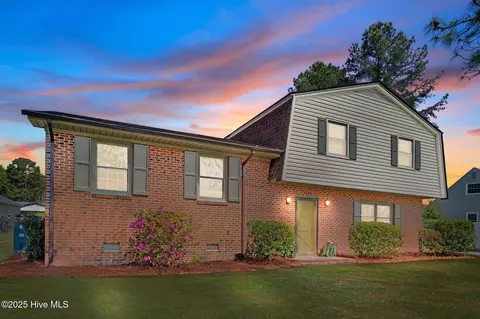 1204 W Hills Dr, Tarboro, NC 27886