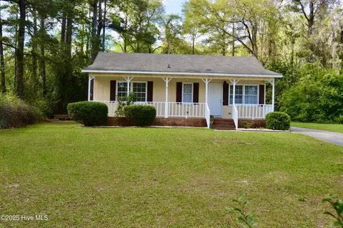122 April Ln, Rockingham, NC 28379