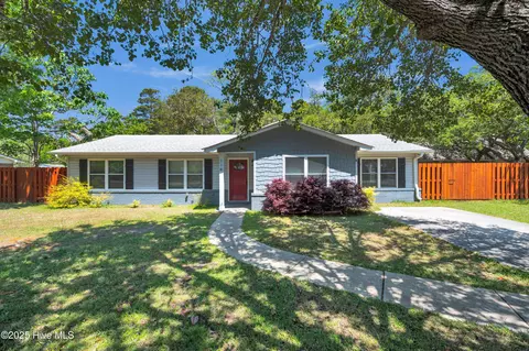 114 Park Ave, Southport, NC 28461