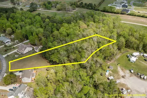 123 Deepwater Dr, Stella, NC 28582