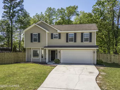 202 Dawn Ct, Jacksonville, NC 28540