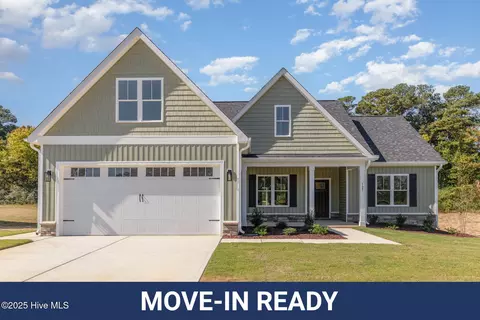 125 Tee Dr, Selma, NC 27576