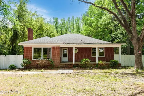 904 Liberty Hill Rd, Kinston, NC 28501