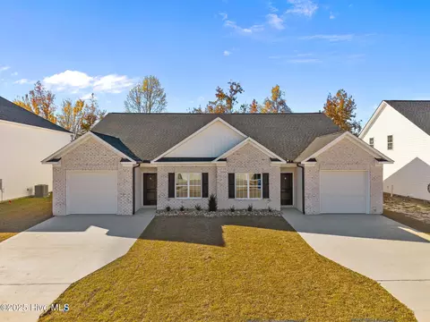 2100 Dartford Dr #B, Greenville, NC 27834