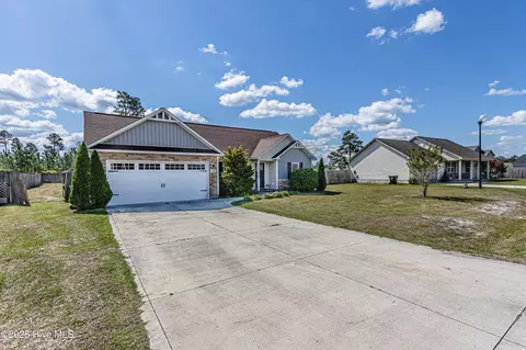 112 Prospect Dr, Richlands, NC 28574