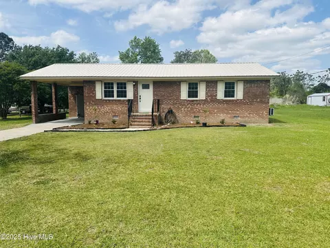 2010 Oakwood Dr, Kinston, NC 28504