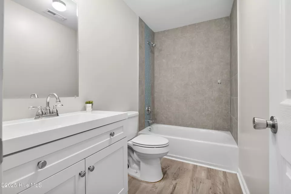 Bath - 1379 River Bend Dr, Burgaw, NC 28425 photo 4 of 4