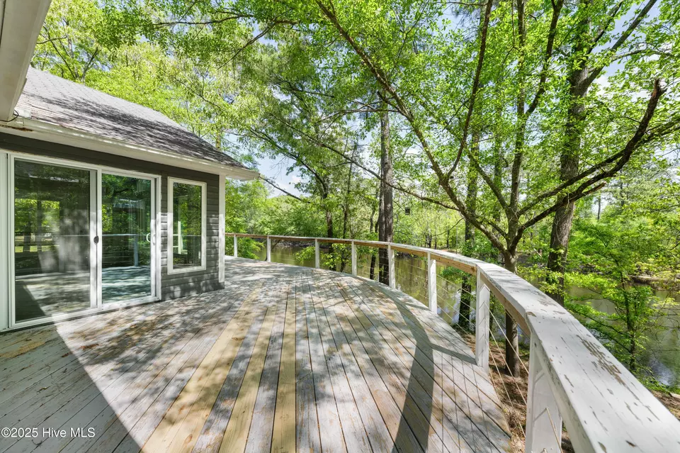 Exterior - 1379 River Bend Dr, Burgaw, NC 28425 photo 7 of 15