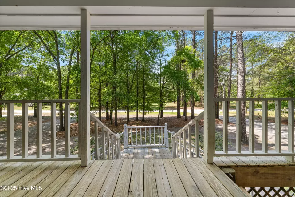 Exterior - 1379 River Bend Dr, Burgaw, NC 28425 photo 2 of 15