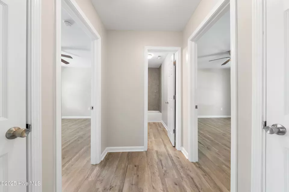 Entry Way - 1379 River Bend Dr, Burgaw, NC 28425 photo 2 of 2