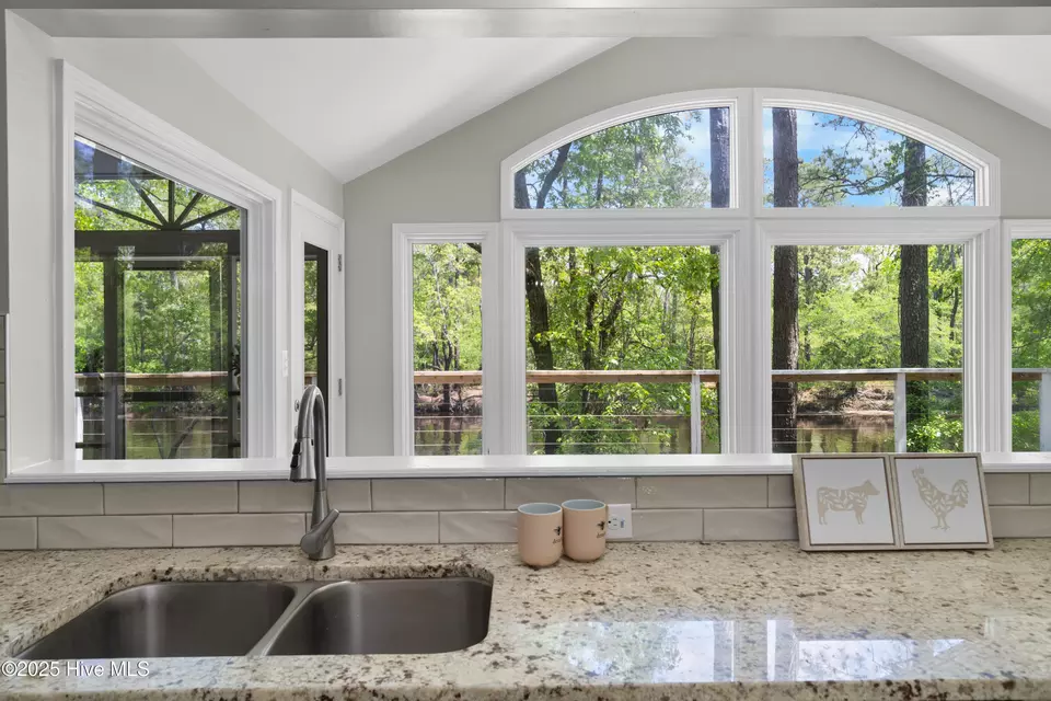 Kitchen - 1379 River Bend Dr, Burgaw, NC 28425 photo 6 of 6