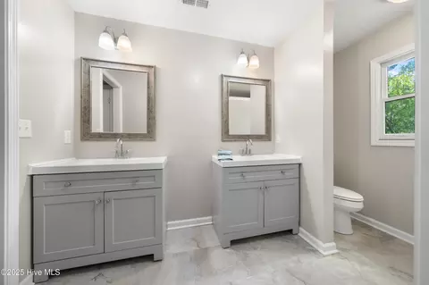 Bath - 1379 River Bend Dr, Burgaw, NC 28425 photo 1 of 4