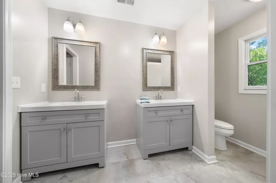 Bath - 1379 River Bend Dr, Burgaw, NC 28425 photo 1 of 4