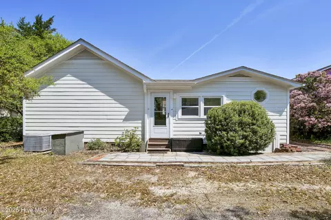 Exterior - 301 E Ave, Kure Beach, NC 28449 photo 10 of 14
