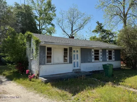 1805 Martin Luther King Jr Dr, Lumberton, NC 28358