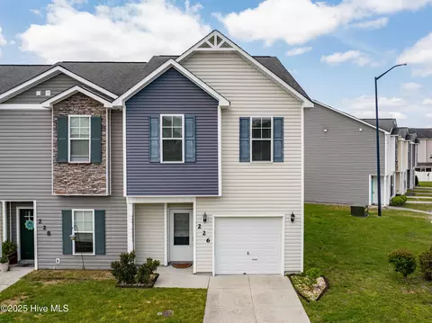 226 Glenhaven Ln, Jacksonville, NC 28546