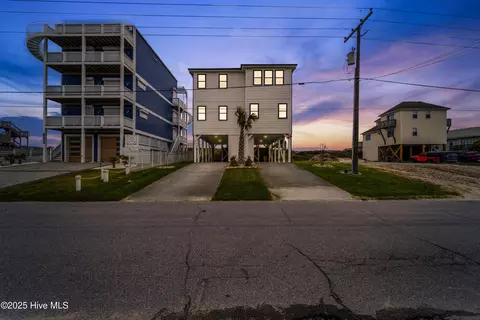 604 S Shore Dr, Surf City, NC 28445