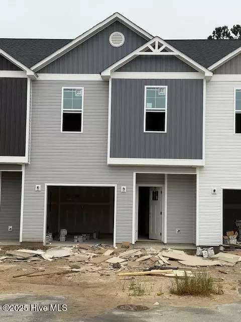 222 Crab Claw Spit Ln, Jacksonville, NC 28546