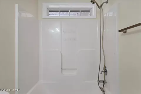 Bath - 2125 Longleaf Dr W, Pinehurst, NC 28374 photo 5 of 6