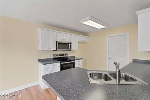 Kitchen - 2125 Longleaf Dr W, Pinehurst, NC 28374 photo 2 of 5