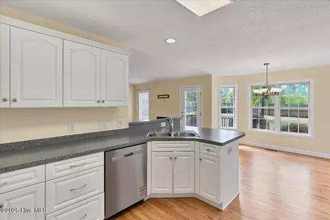 Kitchen - 2125 Longleaf Dr W, Pinehurst, NC 28374 photo 5 of 5