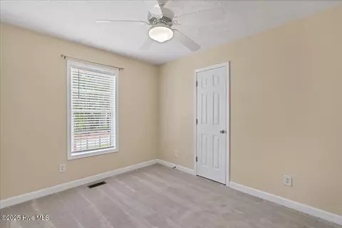 Bedroom - 2125 Longleaf Dr W, Pinehurst, NC 28374 photo 5 of 6