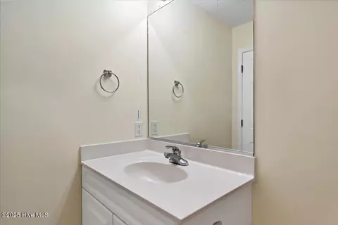 Bath - 2125 Longleaf Dr W, Pinehurst, NC 28374 photo 6 of 6